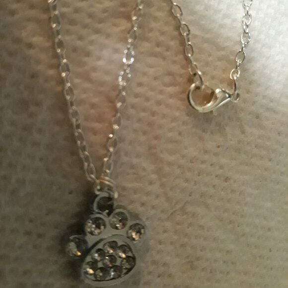 Paw Print Cat Dog Crystal Rhinestones Silver Paw Pendant Necklace NEW - Picture 13 of 16